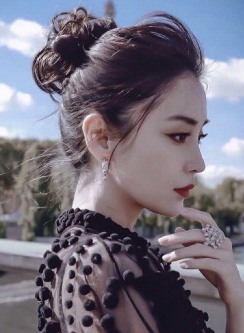 杨颖的侧脸,郑爽的侧脸,赵丽颖的侧脸,热巴的侧脸 漫画里出来的 容貌