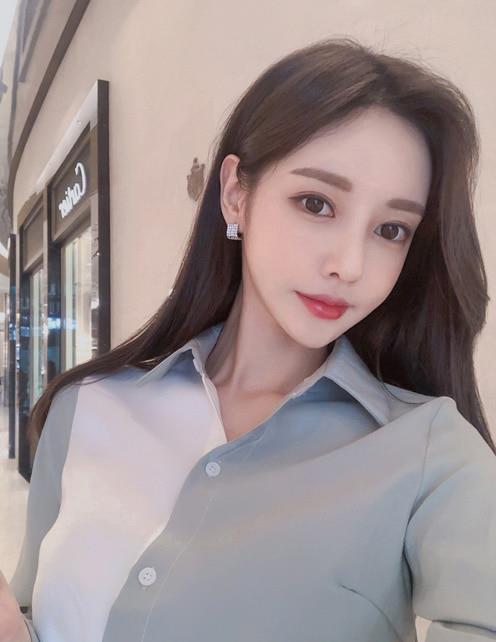 美图图鉴孙允珠 混搭亮片丝光柔纱灰白职业裙